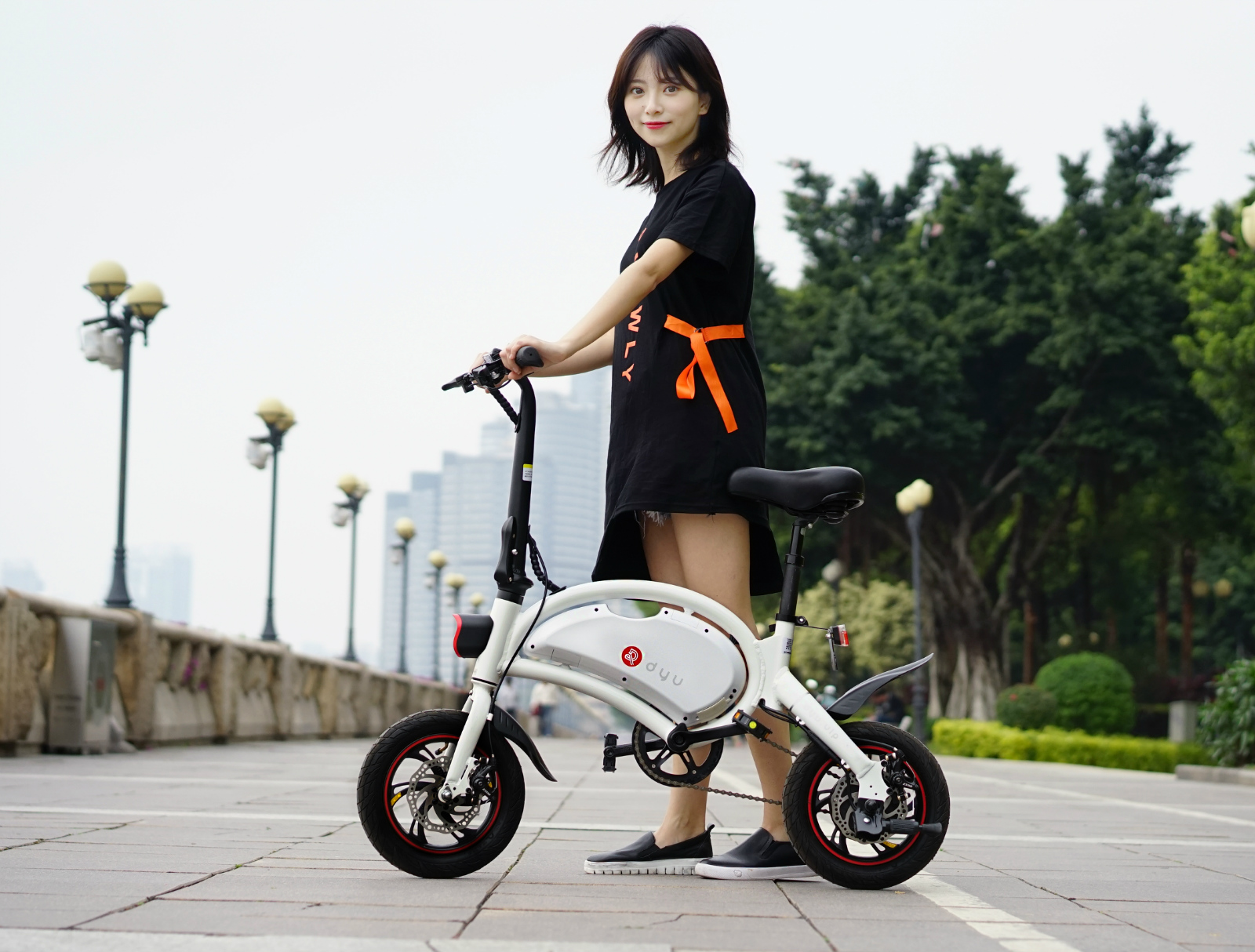 Bicicleta eléctrica inteligente DYU D2+